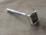 Walker & Hall safety razor (V416)