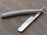 The Hamburg ring Extra hollow straight razor (VR 54)