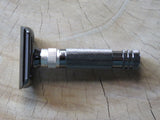 Adjustable safety razor. DE22